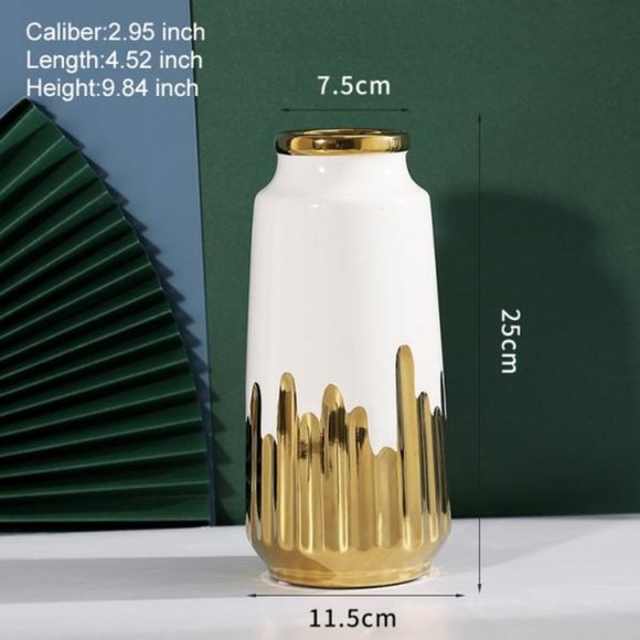 Luxurious Gilded Ceramic Vase - Picture 3 of 4